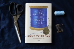 Špulka modré nitě