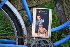alžběta II pracující žena